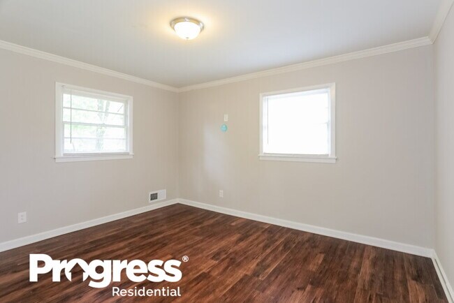 Building Photo - 1201 Monterey Dr