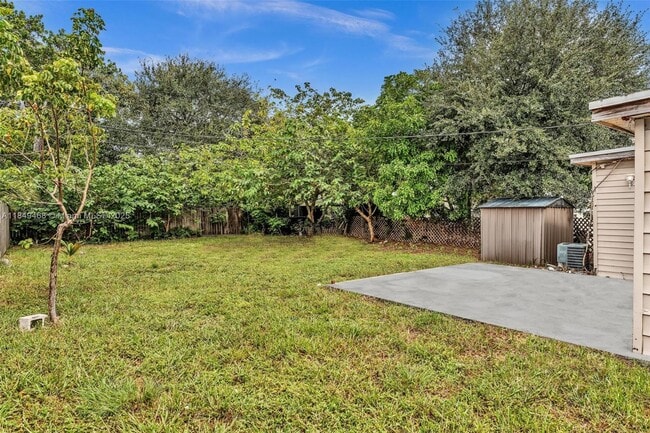Building Photo - 520 NW 60th Way