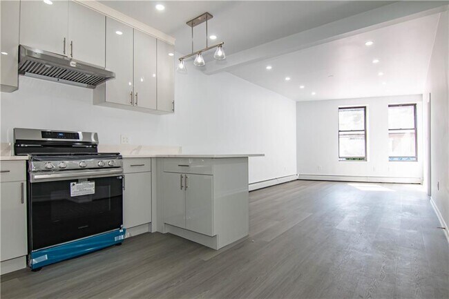 Primary Photo - 7604 5th Ave