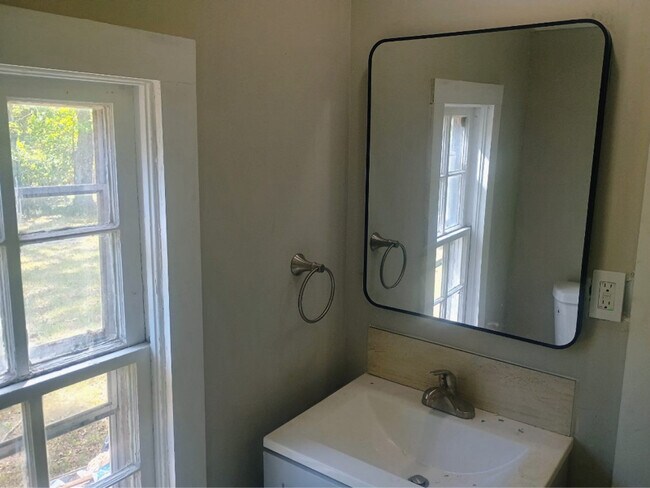 Building Photo - 301 E Olive St