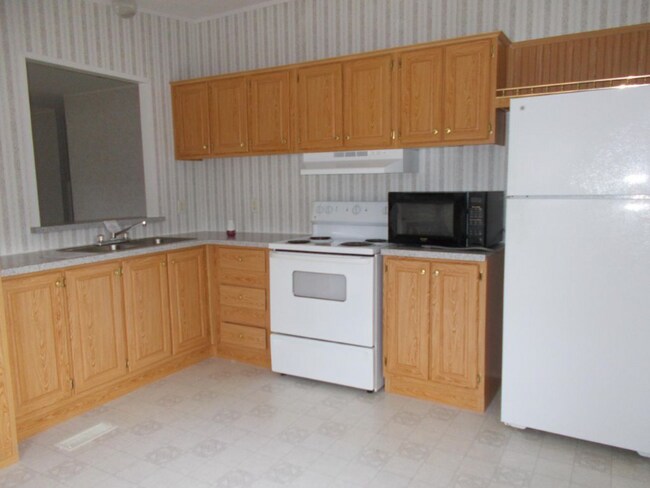 Building Photo - 422 Henry St