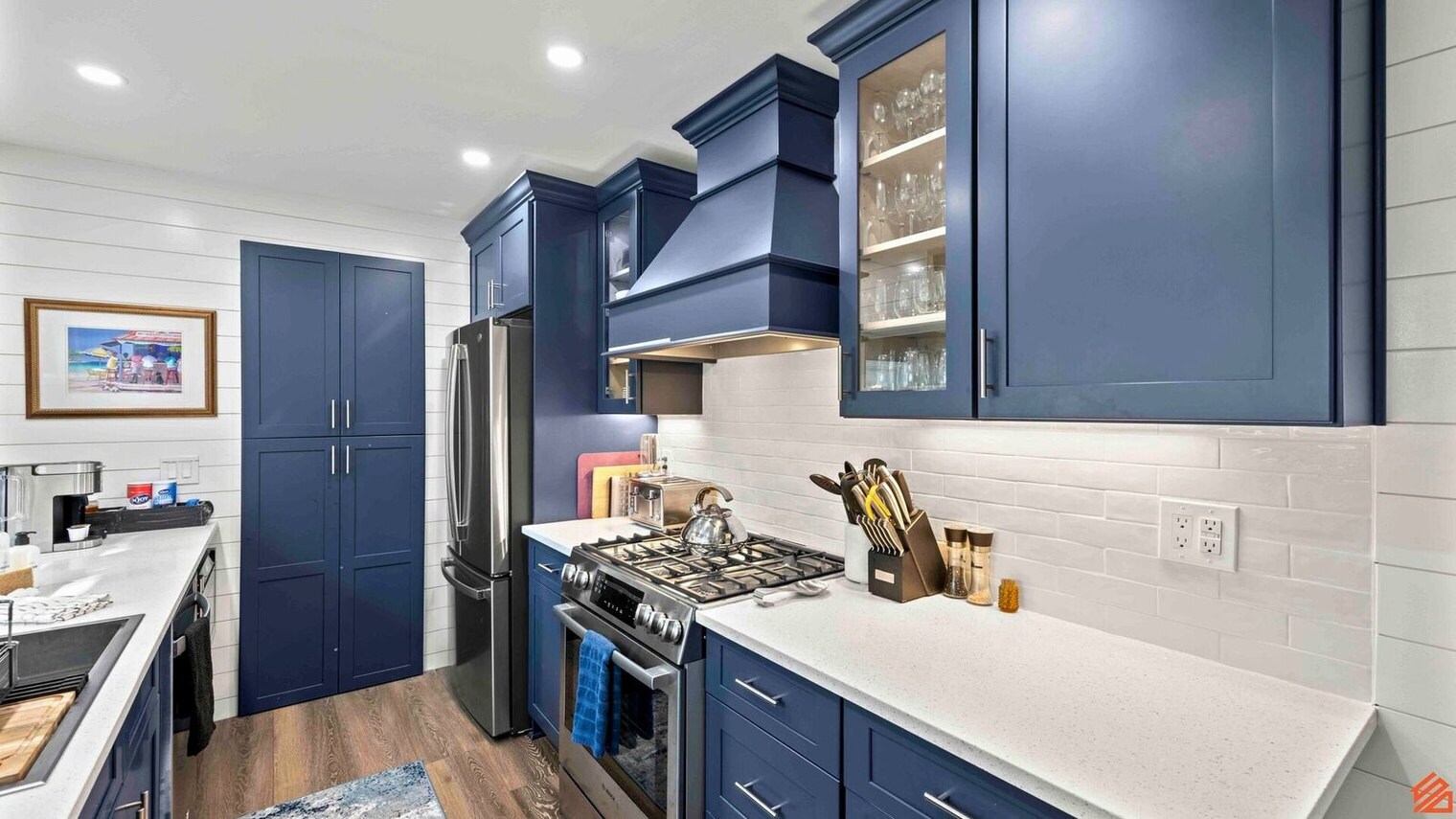 Building Photo - 116 Second Avenue Southwest-SI ID1502035P