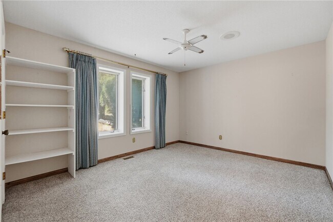 Building Photo - 6 Nottingham Cir