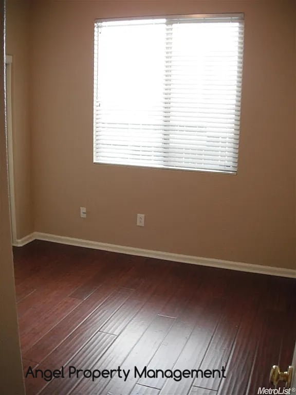 Building Photo - 10101 E Taron Dr
