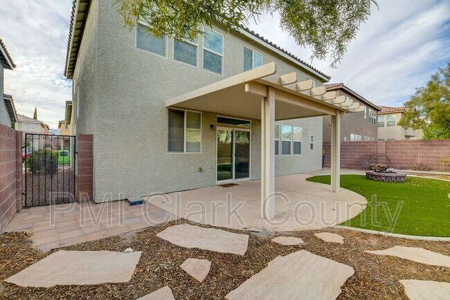 Building Photo - 8912 Ochoa St