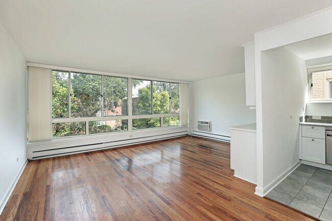 Building Photo - 2730 Central St