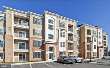 Building Photo - 944 Halifax Pl