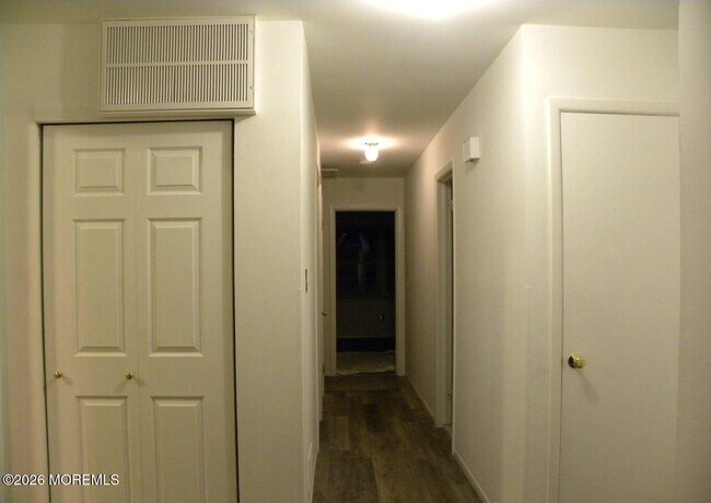 Building Photo - 10 Whitecap Way
