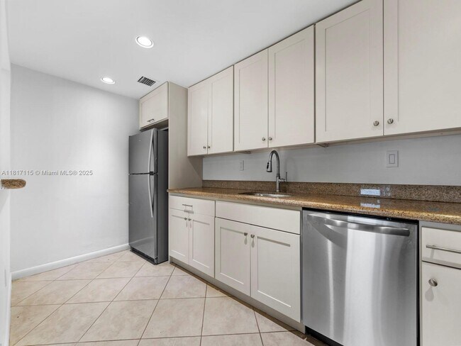 Building Photo - 14034 SW 90th Ave