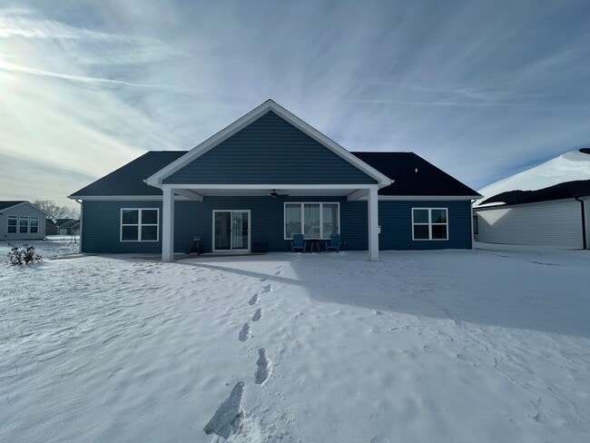 Building Photo - 4331 Foal Dr