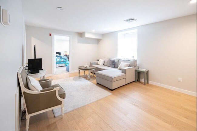 Building Photo - 2 bedroom in Boston MA 02118