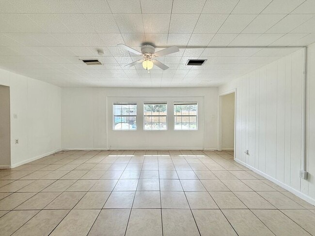 Building Photo - 2658 Sunny Breeze Ave