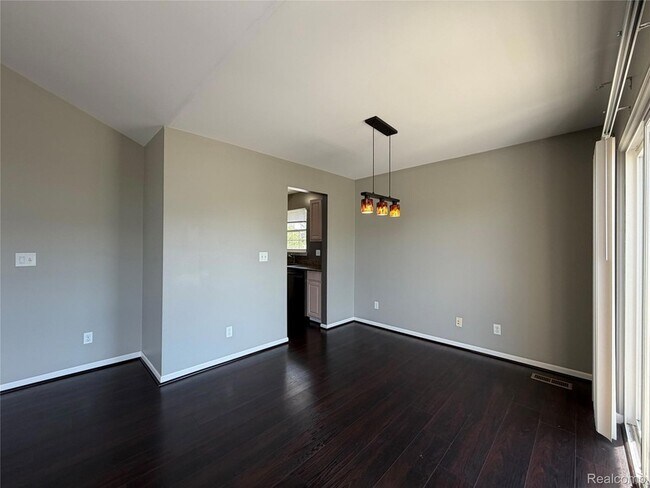 Building Photo - 1908 Flagstone Cir