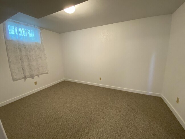 Building Photo - 3408 14th Ave S