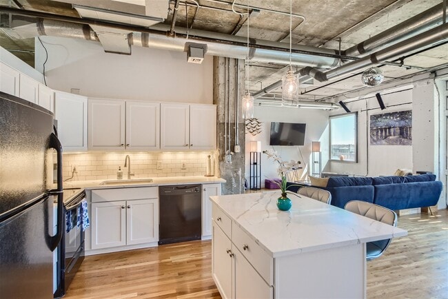 Building Photo - 2020 Arapahoe St