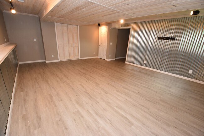 Building Photo - Penn Schools executive home on 5 acres in Granger IN!