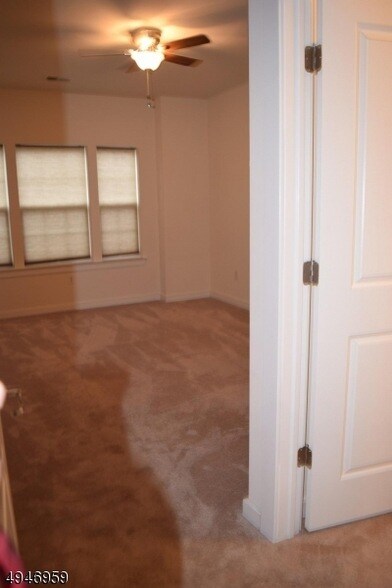 Building Photo - 229 Parkview Ln