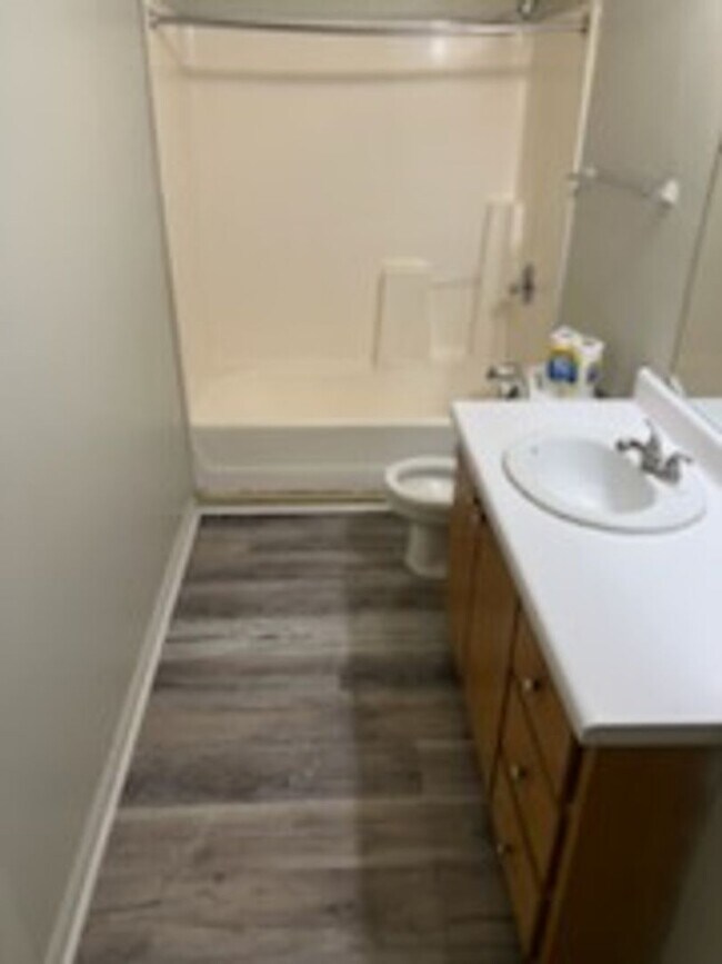 Building Photo - Monthly Paid Rent