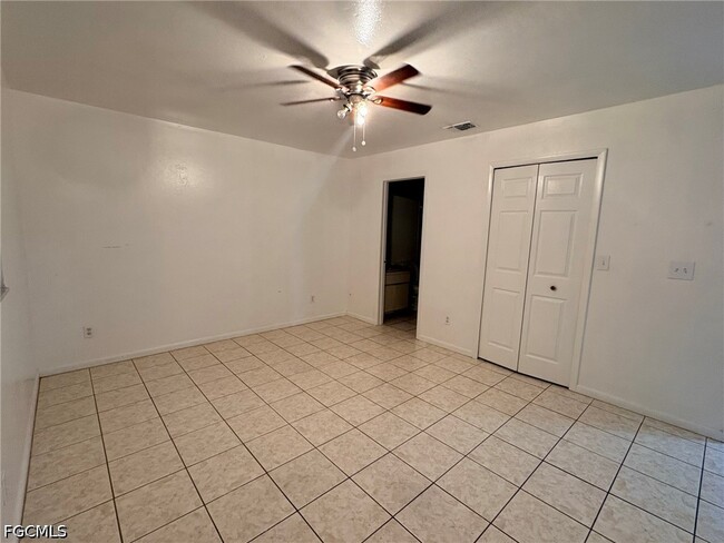 Building Photo - 729 SW 39th St