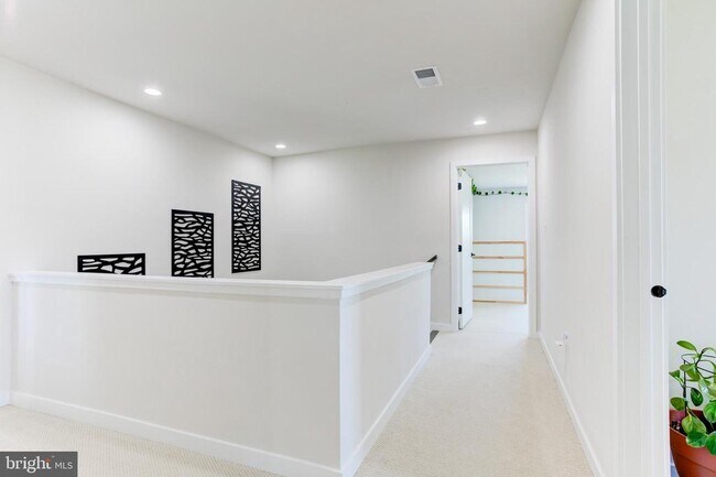 Building Photo - 41355 Tarragon Leaf Dr