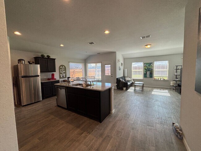Building Photo - 9208 Castorian Dr