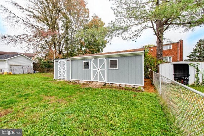 Building Photo - 919 Carroll Ave