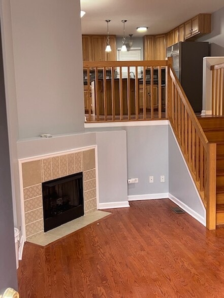 Building Photo - 7256 N Rogers Ave