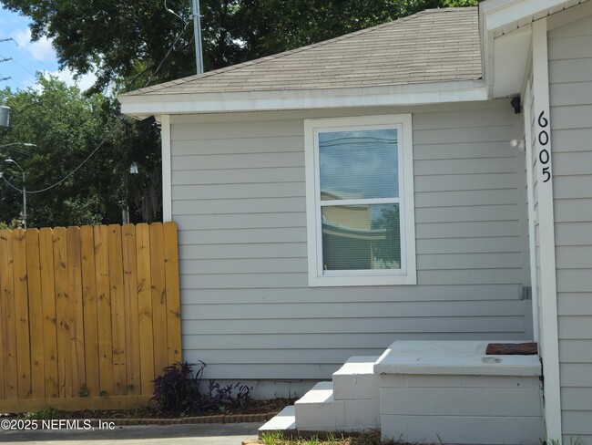 Building Photo - 6005 Chester Ave