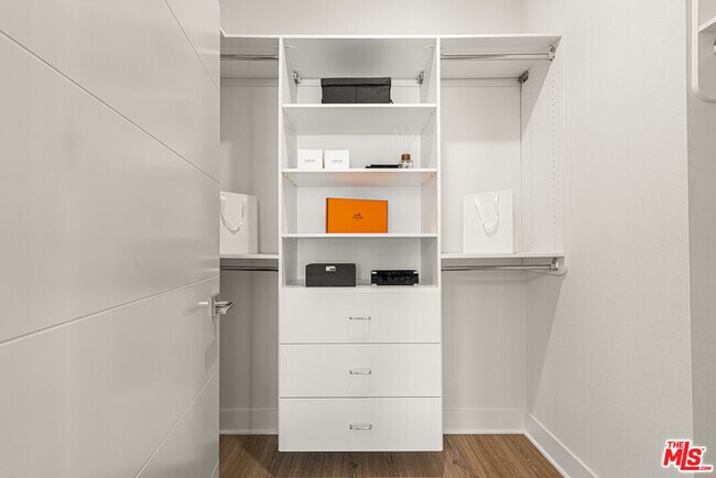 Building Photo - 2111 N Cahuenga Blvd