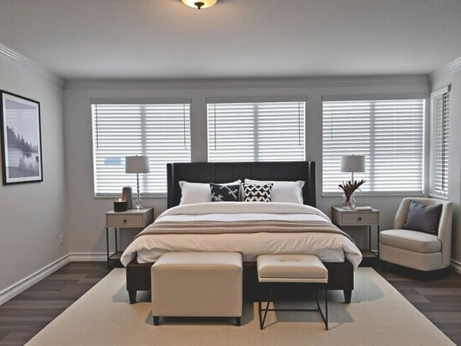 Building Photo - Situated in the Community of North Hollywo...