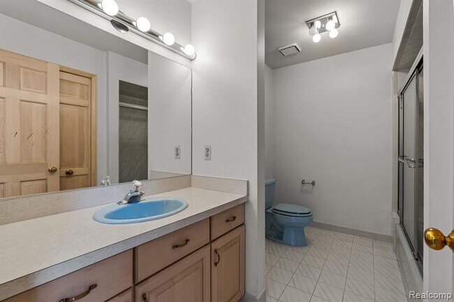 Building Photo - 6739 Arlington Dr