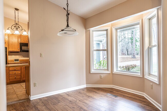 Building Photo - 104 Primrose Cir
