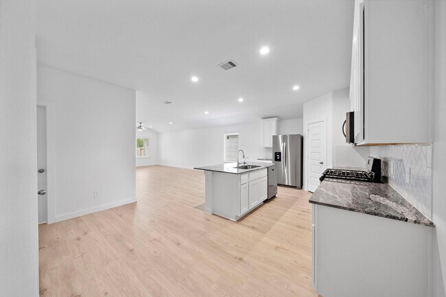 Building Photo - 8027 Veneto Grn Dr