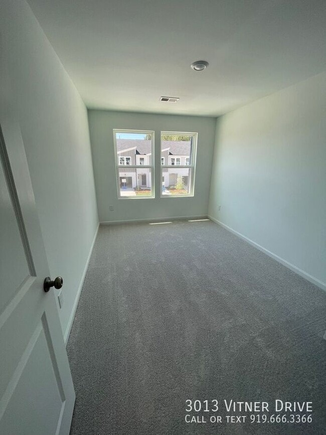 Building Photo - 3013 Vitner Dr