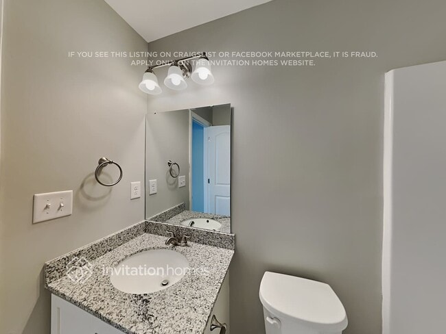 Building Photo - 903 Mathis Ave