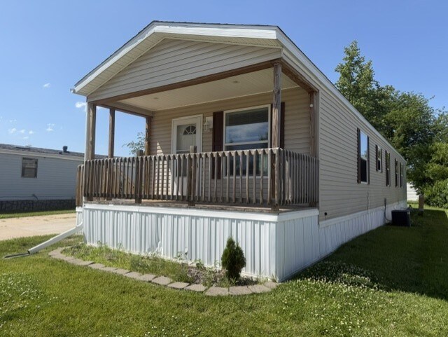 Building Photo - 318 Parkland Ct