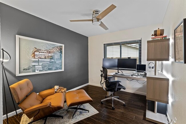 Building Photo - 6903 Whispering Oaks Dr