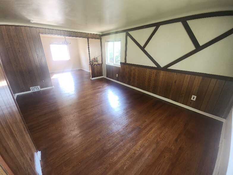 Building Photo - 8635 N Evangeline St