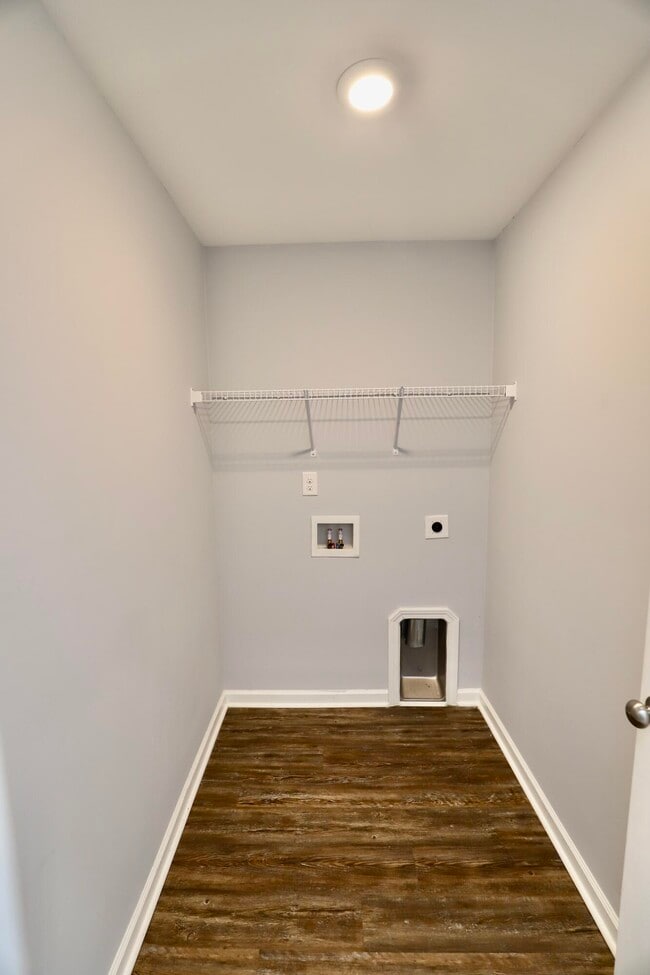 Building Photo - 1009 Providence Plantation Dr