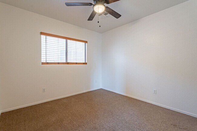Building Photo - Spacious Oro Valley 4-Bedroom Rental with ...