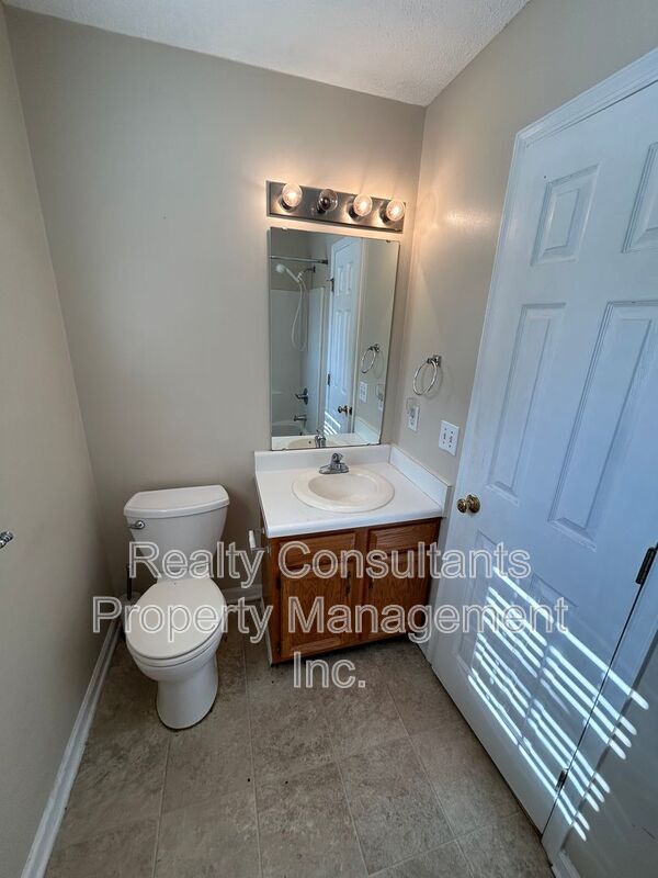 Building Photo - 600 Summerwalk Rd