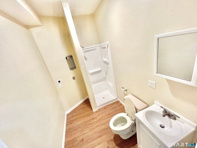 Building Photo - 135 W Main St