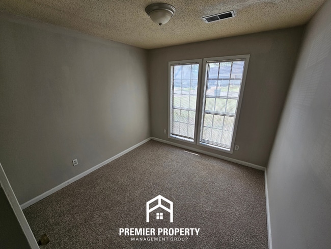 Building Photo - Modern 3BR/2BA Memphis Home | Vaulted Ceilings, Hardwood Floors & Dual Dining