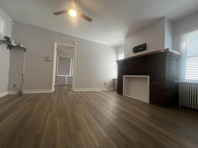 Building Photo - 1823 8th St