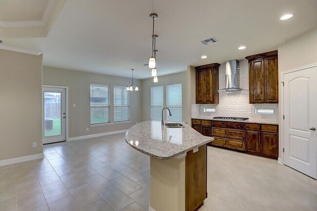 Building Photo - 2202 Crystal Bay Dr.