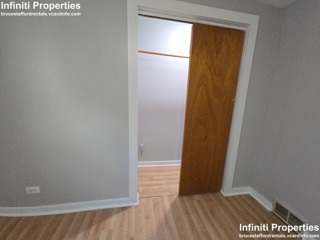 Building Photo - 13802 Lincoln Ave