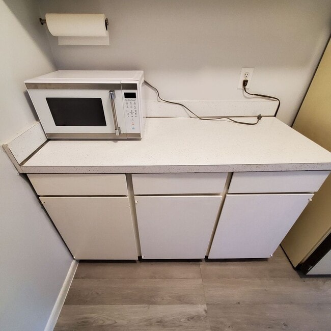 Building Photo - Two Bedroom Apartment Available At Barracks West
