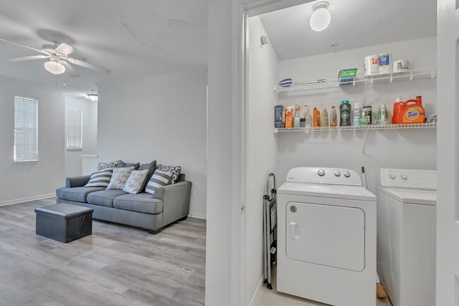 Building Photo - 10075 Gate Pkwy N