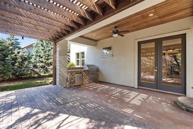 Building Photo - 8917 Villa Norte Dr