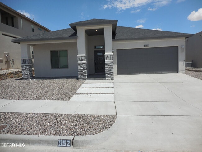 Primary Photo - 552 Pne Vly Pl